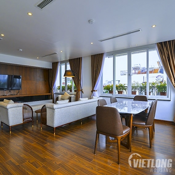 Căn hộ 2 phòng ngủ view hồ Tây sáng thoáng , hiện đại