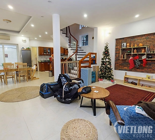 Cho thuê nhà tại quận Tây Hồ, đầy đủ nội thất chỉ việc vào ở
