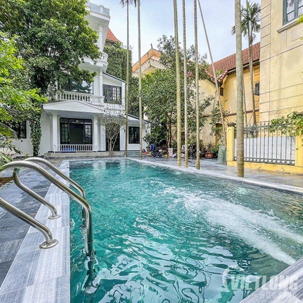 Cho thuê biệt thự sân vườn, bể bơi rộng, hiện đại tại Tây Hồ