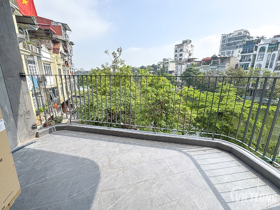 Cho Thuê Căn Hộ 1 Phòng Ngủ Nhìn Ra Hồ Tại Phỗ Vũ Miên Tây Hồ