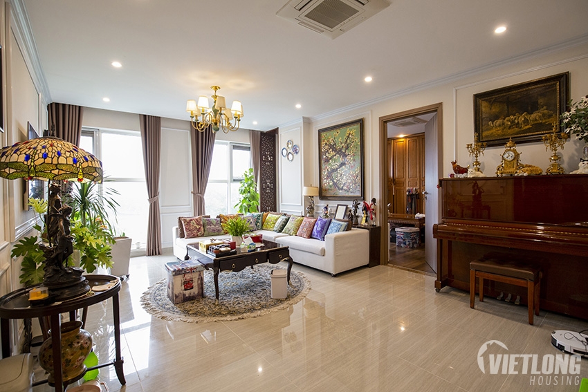 bán căn hộ view bể bơi và vườn cây xanh mát