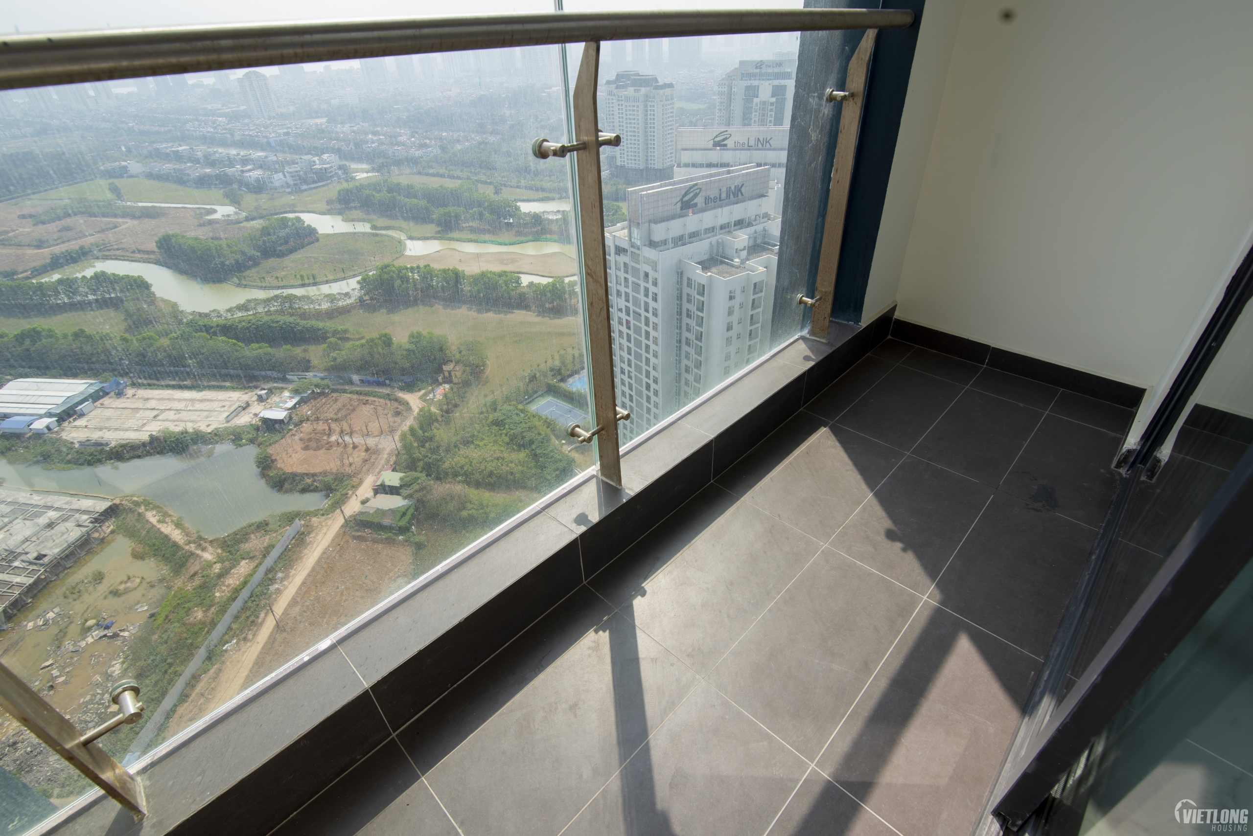 Cho thuê căn hộ duplex Sunshine City – 5 phòng ngủ, nội thất cơ bản – Giá 35 triệu/tháng