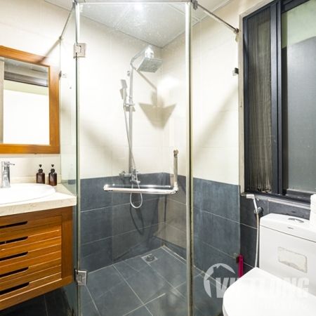 Cho thuê căn hộ 1 phòng ngủ, rộng và sáng tại Từ Hoa