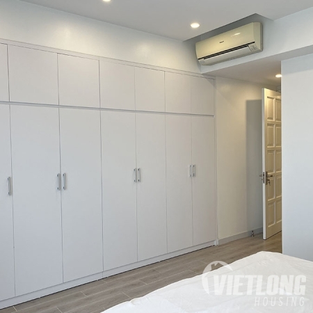 Cho thuê căn hộ 4 phòng ngủ hiện đại tại E1 Ciputra
