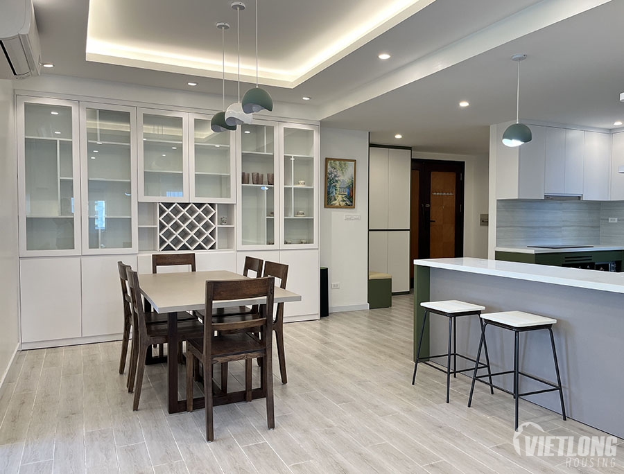 Cho thuê căn hộ 4 phòng ngủ hiện đại tại E1 Ciputra