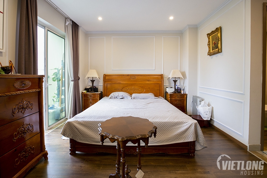 bán căn hộ view bể bơi và vườn cây xanh mát