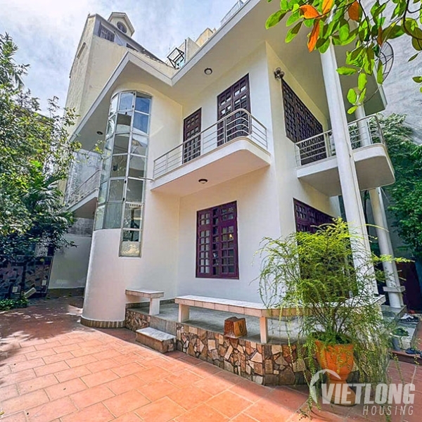 Cho thuê nhà nguyên căn tại Tây Hồ, sân vườn, yên tĩnh, 3PN