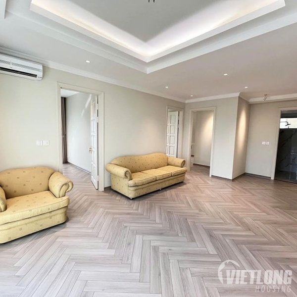 bán căn hộ tòa E5 ban công rộng