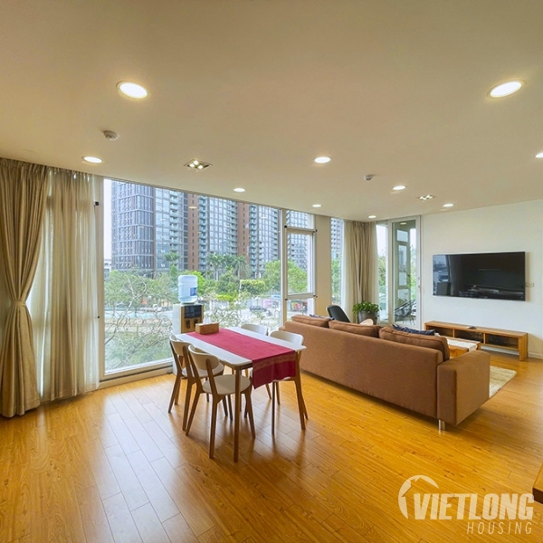 Cho thuê căn hộ 2 phòng ngủ – View hồ Tây thoáng đẹp