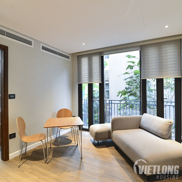 Căn hộ 1 phòng ngủ đầy đủ tiện nghi với ban công xanh mát
