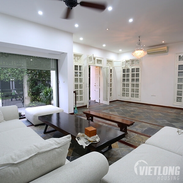 Cho thuê biệt thự 4 phòng ngủ tại khu đô thị Ciputra