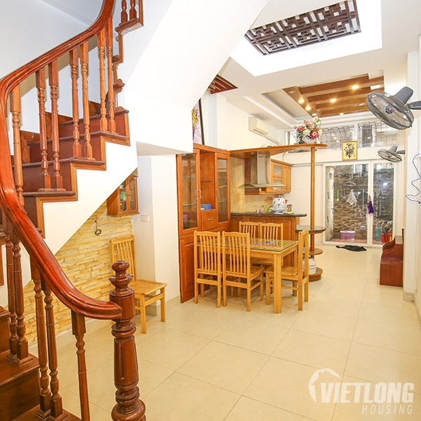 Cho Thuê nhà riêng ở hoăc kinh doanh trong ngõ Đặn Thái Mai Tây Hồ Hà Nội