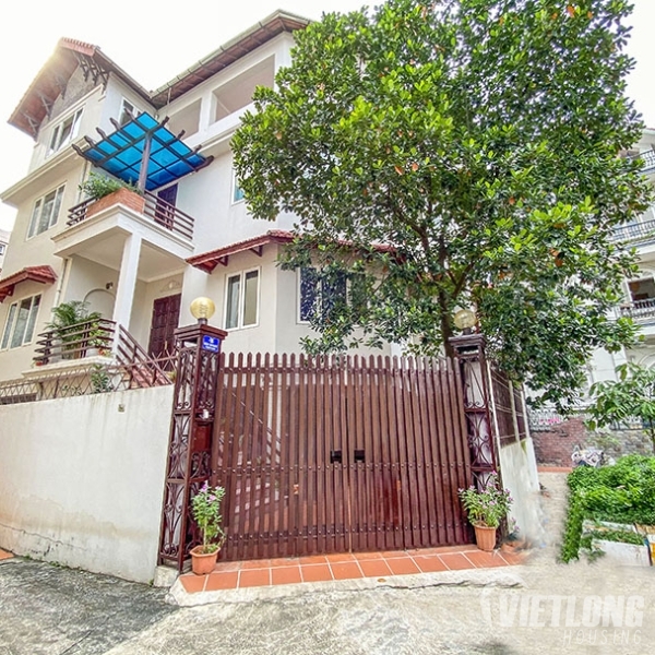 Cho thuê biệt thự cao cấp tại Tây Hồ, có bể bơi riêng tư, 4 PN