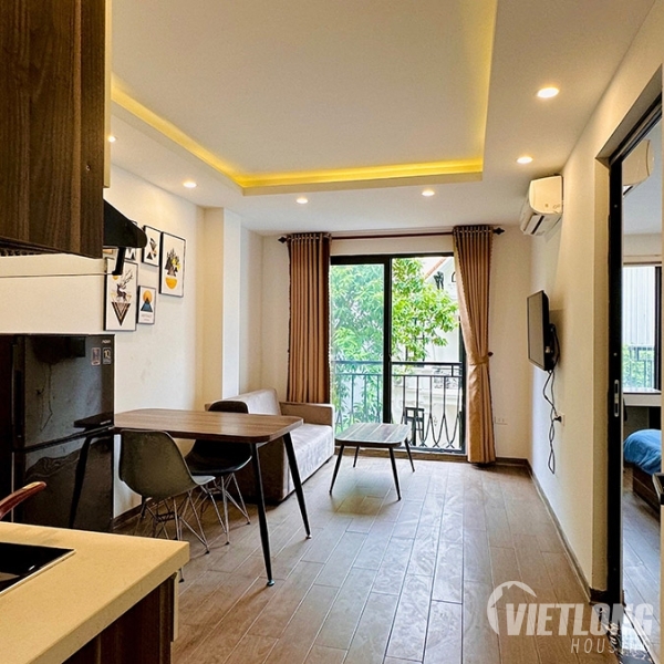 Cho thuê căn hộ dịch vụ 1 phòng ngủ sáng thoáng tại Âu Cơ