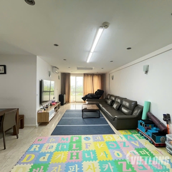 Cho thuê căn hộ 182m2, nội thất cơ bản tòa P ciputra hà nội