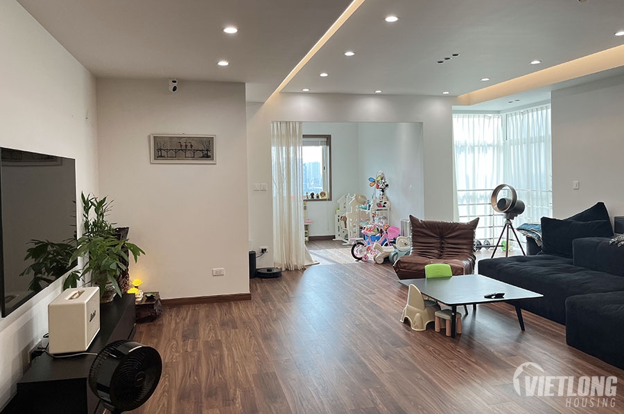 bán căn hộ tòa E4 sửa chữa đẹp