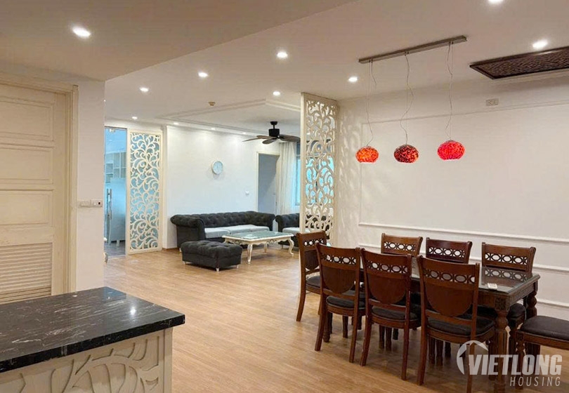Cho thuê căn hộ 4 phòng ngủ rộng rãi tại tòa E1 Ciputra