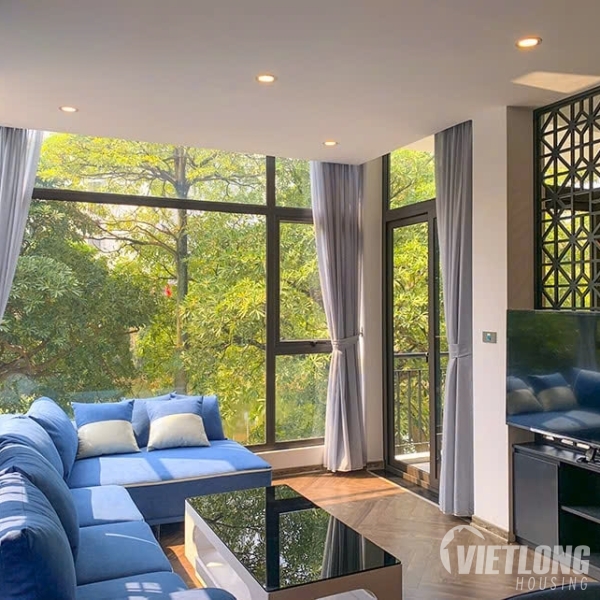 Cho thuê căn hộ 2 phòng ngủ thoáng sáng view cây xanh tại Tây Hồ