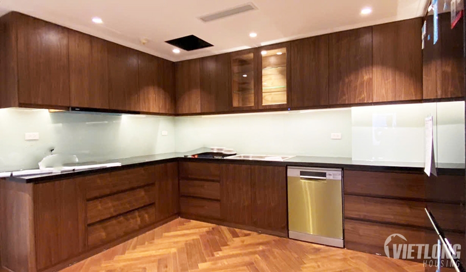bán căn hộ sửa đẹp tòa P2 182m2 view công viên