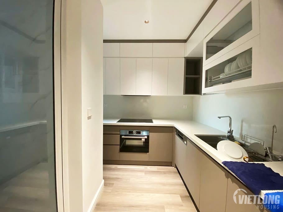 Bán căn hộ tòa E4 view hoa hậu, hướng ĐN