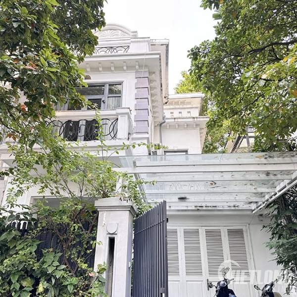 Cho Thuê Biệt Thự Ciputra 5 Phòng Ngủ, Đủ Đồ 180m2