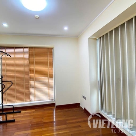 bán căn hộ 153m2 L2 Ciputra giá 17 tỷ