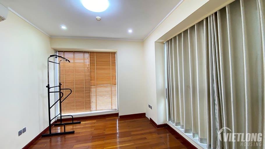 bán căn hộ 153m2 L2 Ciputra giá 17 tỷ