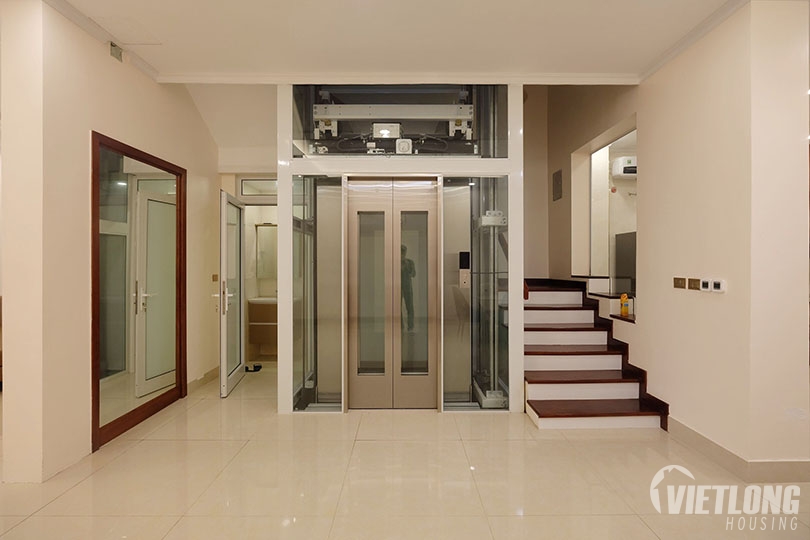 bán biệt thự có thang máy