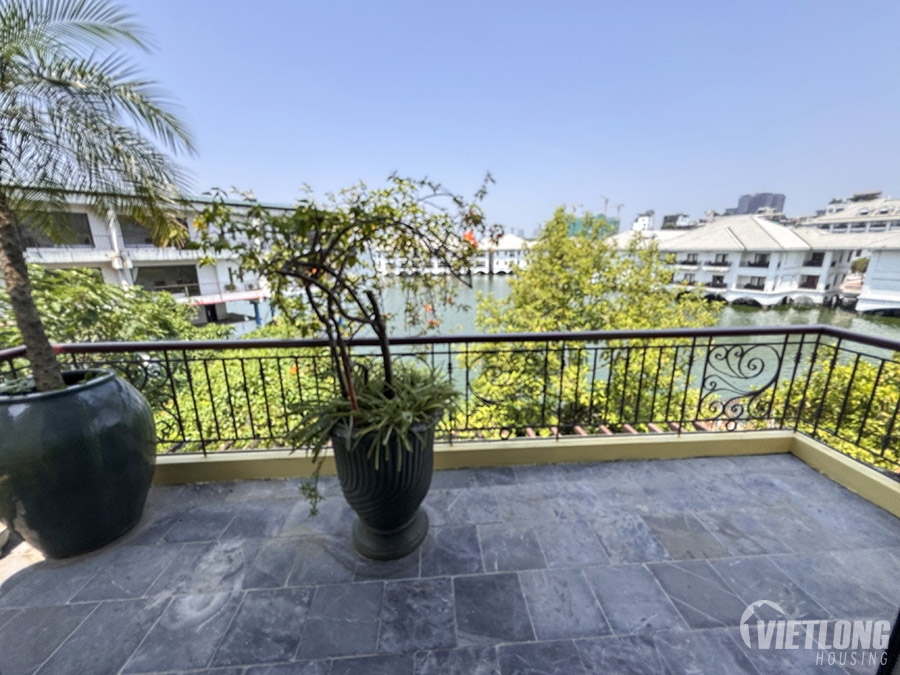 Cho Thuê Biệt Thự Siêu Hót View Hồ  Sân Vườn Trong Ngõ Từ Hoa Tây Hồ Hà Nội