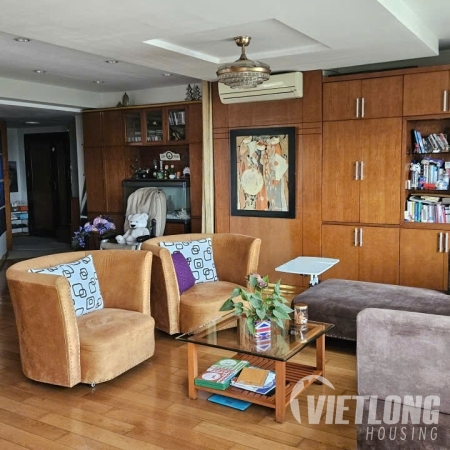 cho thuê căn hộ 153m2 tòa E 20 triệu
